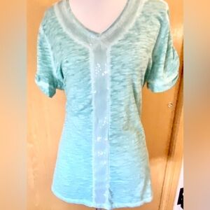 EUC-Chico’s Mint Green Embellished V Neck Blouse